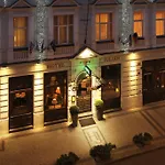 Hotell Julian 4*