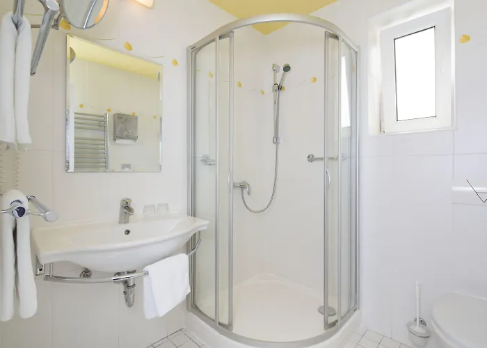 Julian Hotel 4*