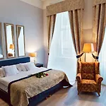 Julian Hotel