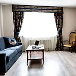 Julian Hotel