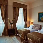 Hotel Julian