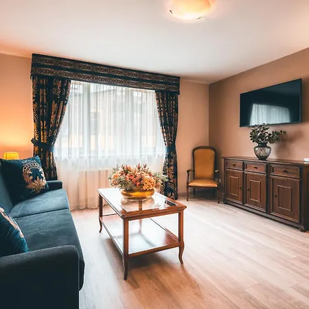 Julian Hotel 4*