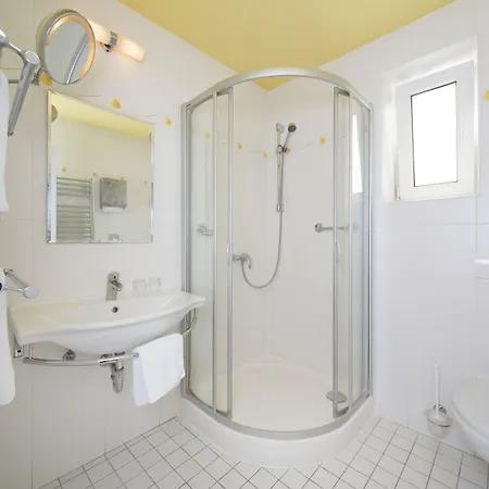 Julian Ξενοδοχείο 4*