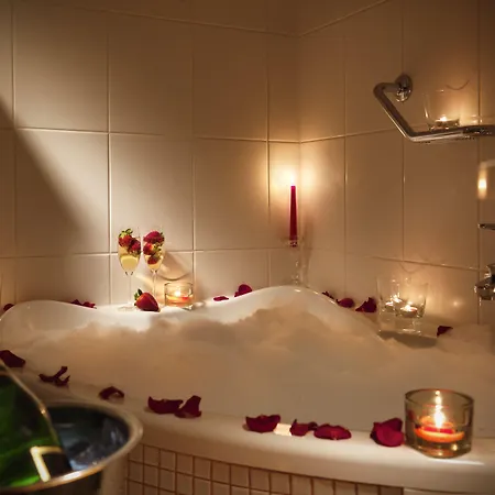 Ξενοδοχείο Julian 4*