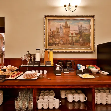 Julian 4* Πράγα