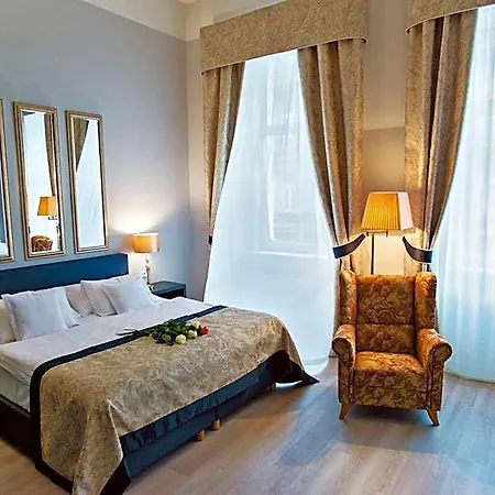 Hotel Julian