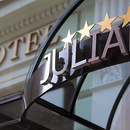Julian Hotel