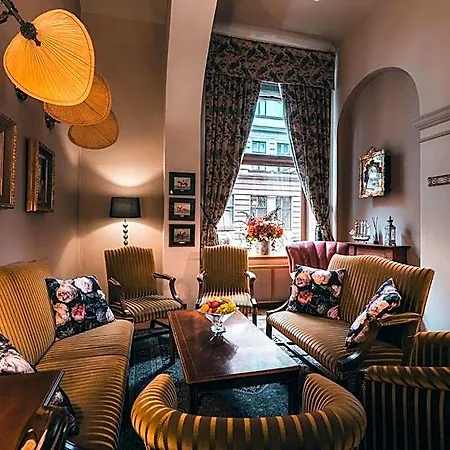 Julian Hotel