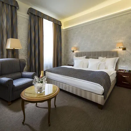Hotel Julian Prague