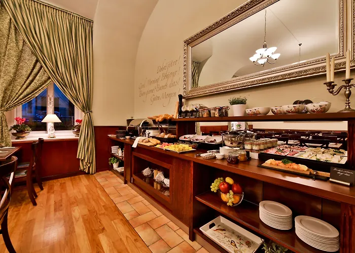 Hotell Julian 4*
