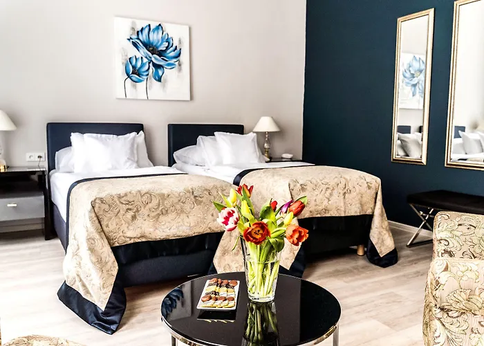 Hotell Julian 4*