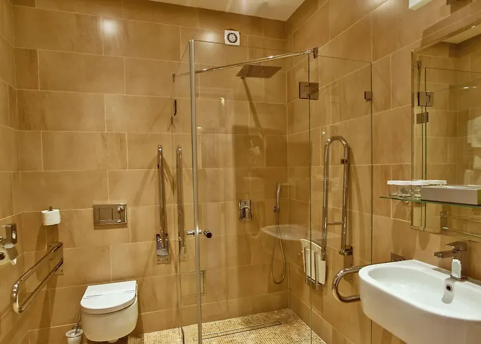 Julian 4* Prag